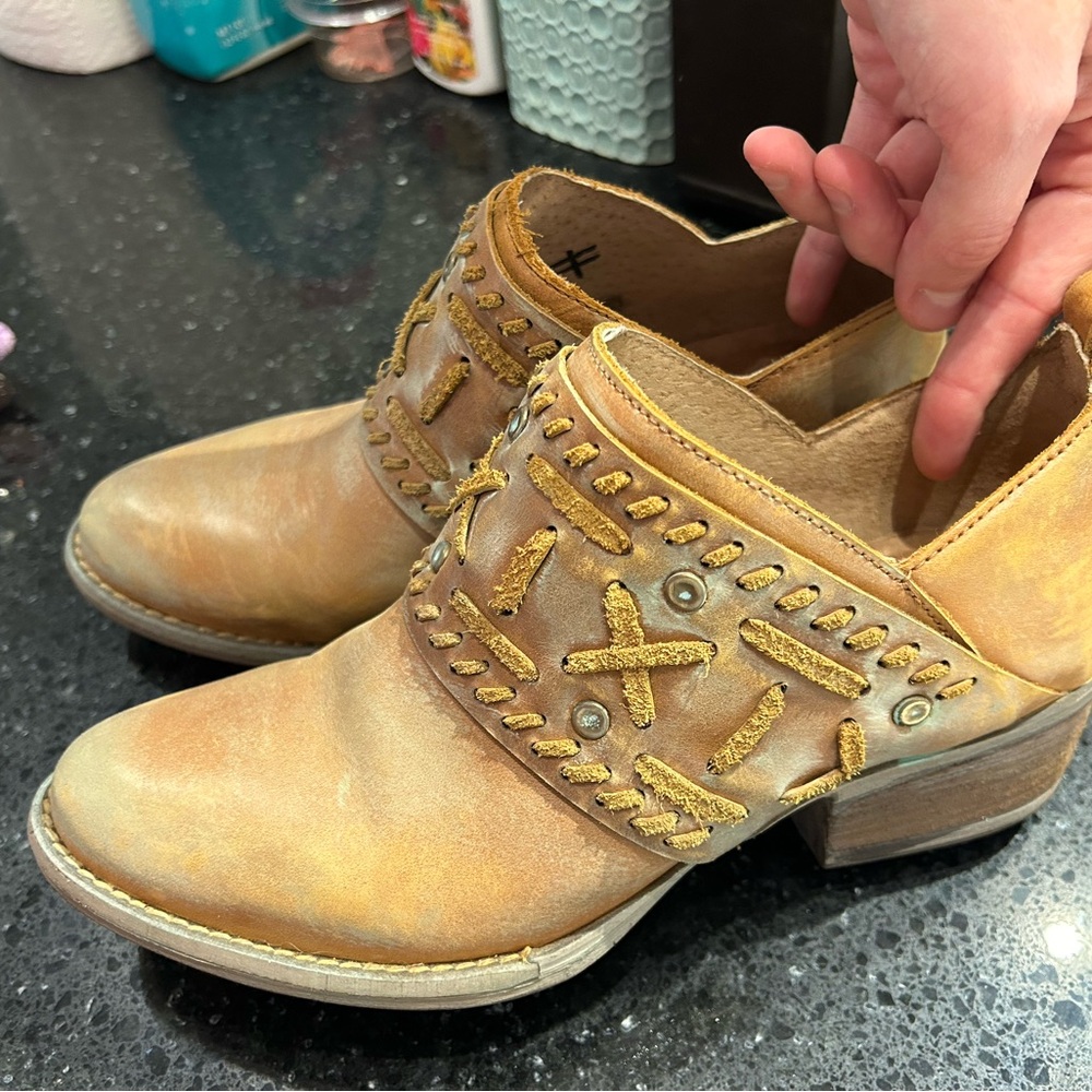 Circle G booties Size 8 Women’s